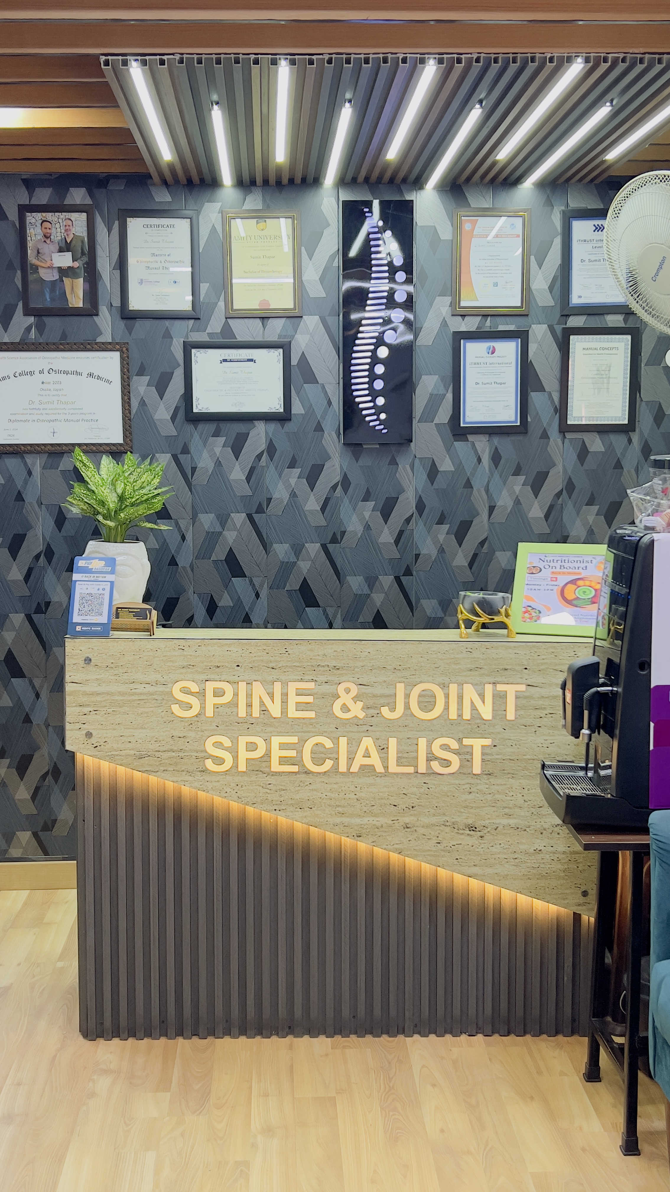 Spine & Joint Specialist Reception Desk at Greater Kailash-1